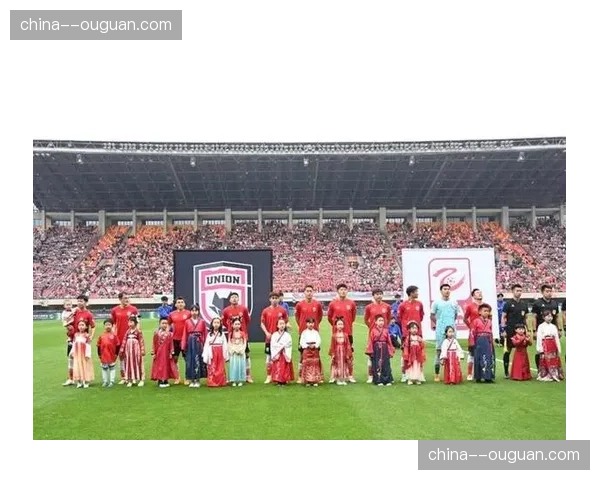 中超俱乐部联合推出青少年足球公益课堂